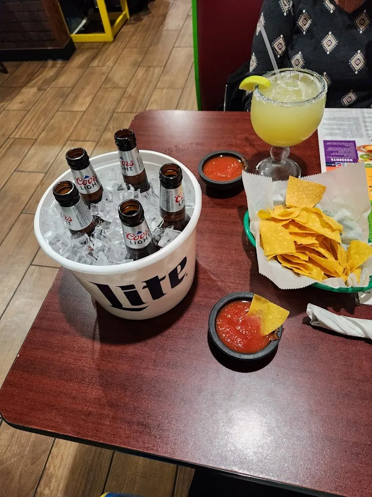 Bucket of Beer & Chips and Salsa